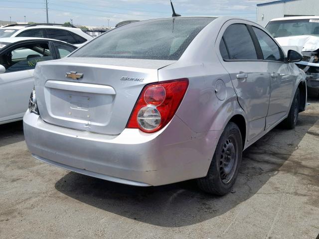 1G1JB5SH7D4135613 - 2013 CHEVROLET SONIC LS 银色 照片 4