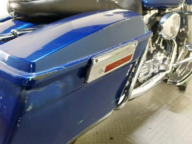 1HD1FCW116Y665468 - 2006 HARLEY-DAVIDSON FLHTCUI BLUE photo 18
