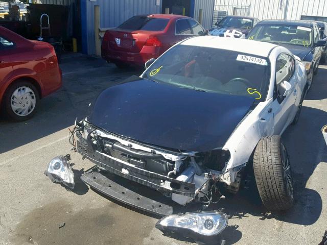 JF1ZNAA17F9711274 - 2015 TOYOTA SCION FR-S WHITE photo 2