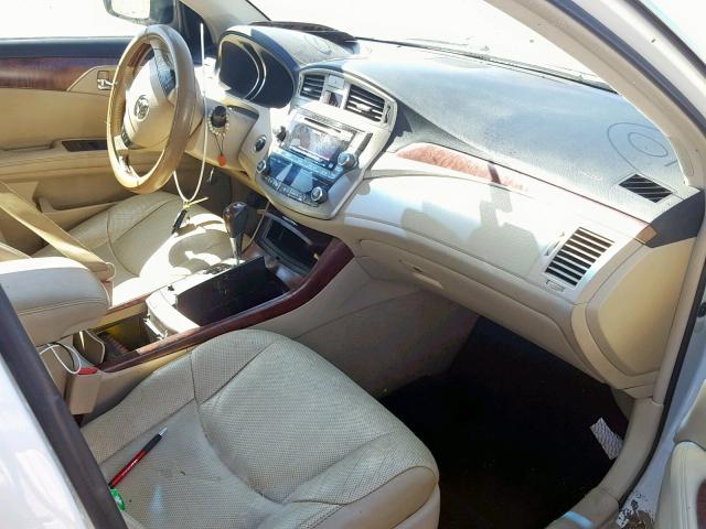 4T1BK3DB4BU421436 - 2011 TOYOTA AVALON BAS თეთრი ფოტო 5