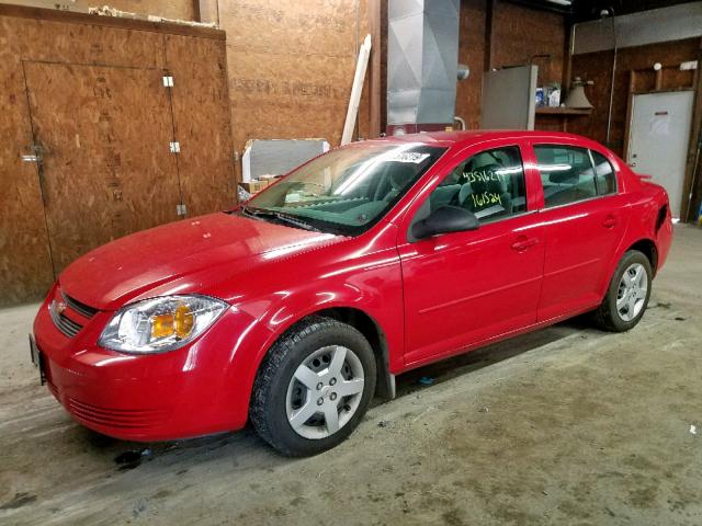 1G1AK52F157503718 - 2005 CHEVROLET COBALT RED photo 2