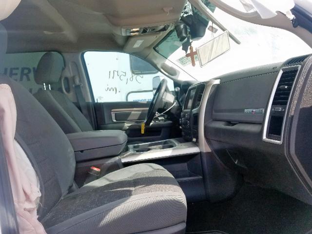 3C6UR5DJ1JG216256 - 2018 RAM 2500 SLT 白色 照片 5