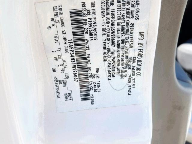 1FAFP34N35W296087 - 2005 FORD FOCUS ZX4 WHITE photo 10