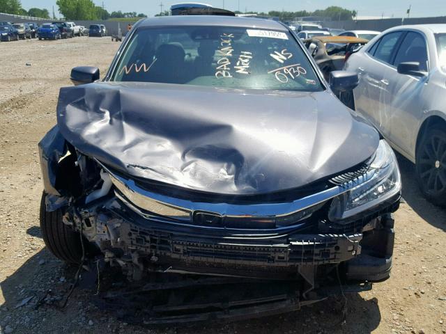 1HGCR3F98HA000930 - 2017 HONDA ACCORD TOU GRAY photo 9