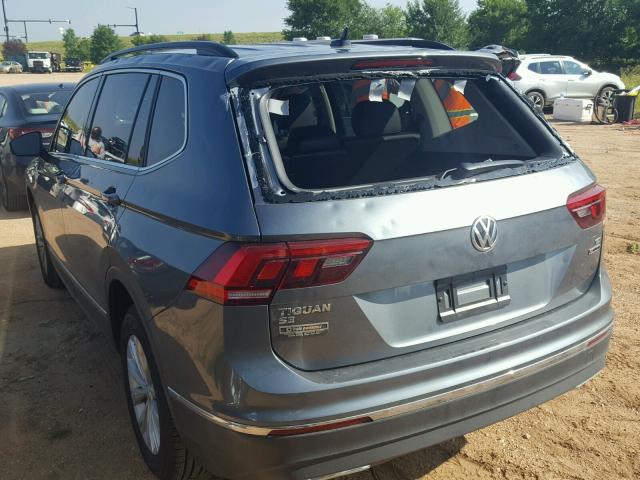 3VV2B7AX4JM099011 - 2018 VOLKSWAGEN TIGUAN SE GRAY photo 3