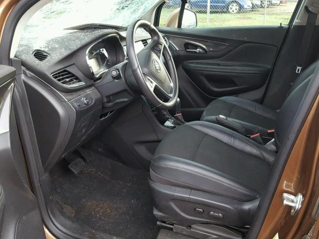 KL4CJASB2HB002602 - 2017 BUICK ENCORE PRE BROWN photo 5