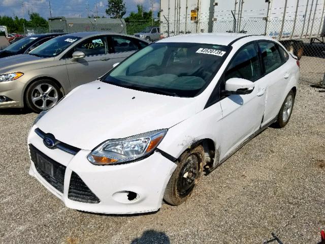 1FADP3F22EL460800 - 2014 FORD FOCUS SE WHITE photo 9