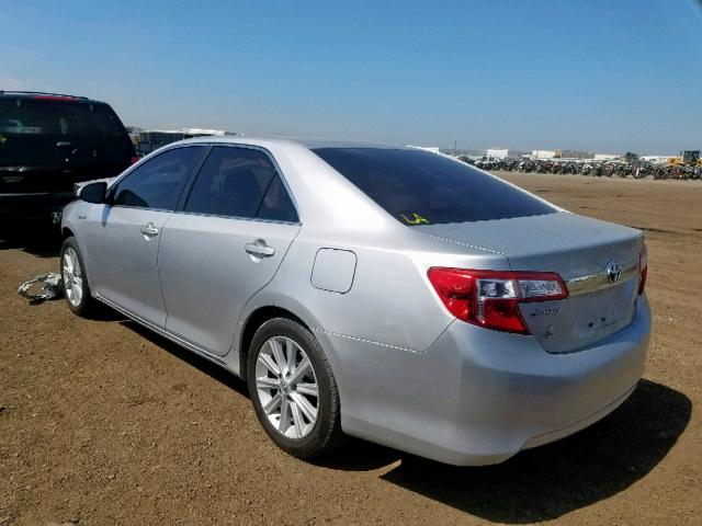 4T1BD1FK3DU085647 - 2013 TOYOTA CAMRY HYBR SILVER photo 3