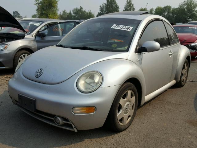 3VWCK21C71M429675 - 2001 VOLKSWAGEN NEW BEETLE Gümüş foto 2