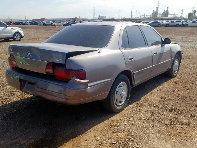 JT2BG12K5T0402425 - 1996 TOYOTA CAMRY DX BROWN photo 4