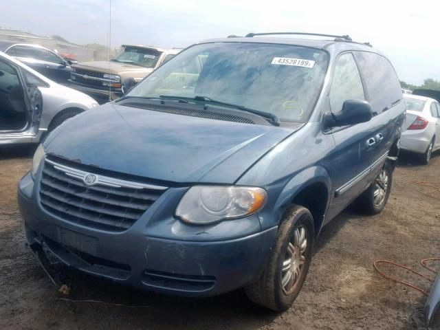 2C4GP54L85R542682 - 2005 CHRYSLER TOWN & COU BLUE photo 2