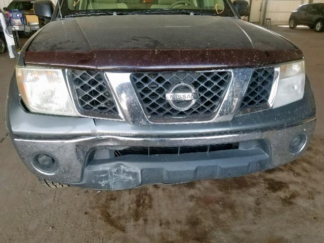 1N6AD07U55C423287 - 2005 NISSAN FRONTIER C GRAY photo 9