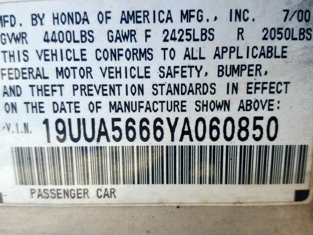 19UUA5666YA060850 - 2000 ACURA 3.2TL SILVER photo 10