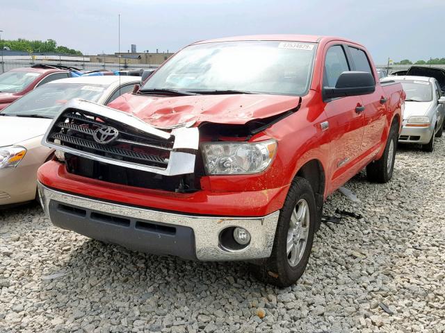 5TBDV54198S493472 - 2008 TOYOTA TUNDRA CRE RED photo 2