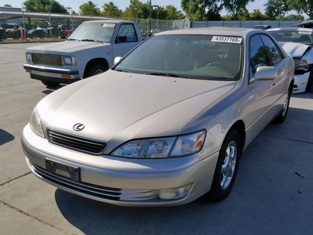 JT8BF28GXX5057936 - 1999 LEXUS ES 300 TAN photo 2