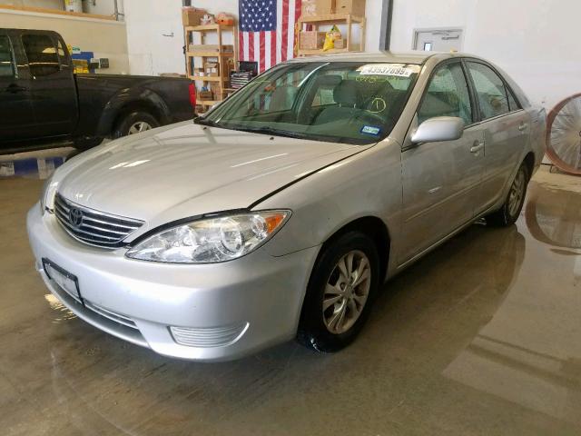 4T1BF30K85U618091 - 2005 TOYOTA CAMRY LE SILVER photo 2