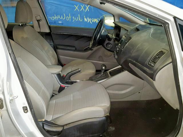 KNAFX5A86F5388853 - 2015 KIA FORTE EX SILVER photo 5