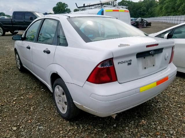 1FAHP34NX7W331011 - 2007 FORD FOCUS ZX4 WHITE photo 3