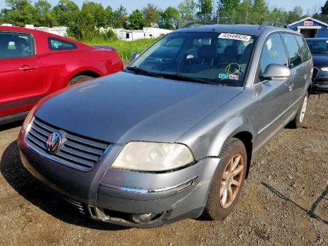 WVWVD63B04E304805 - 2004 VOLKSWAGEN PASSAT GLS GRAY photo 2