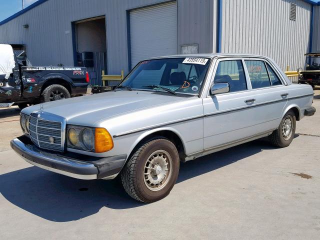 WDBAB23A0DB401362 - 1983 MERCEDES-BENZ 240 D SILVER photo 2