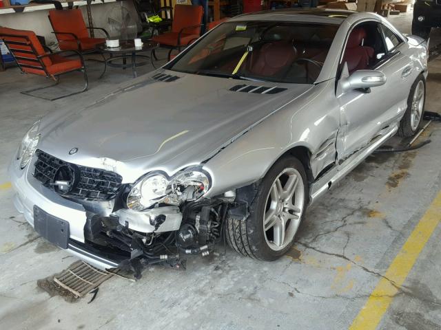 WDBSK71F27F128454 - 2007 MERCEDES-BENZ SL 550 SILVER photo 2