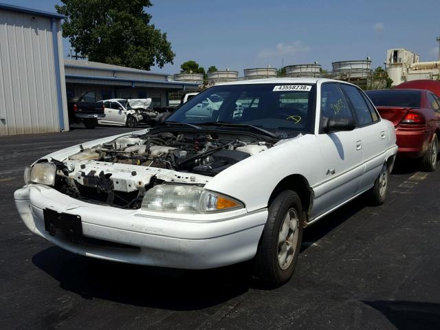 1G4NJ52M4WC408679 - 1998 BUICK SKYLARK CU WHITE photo 2