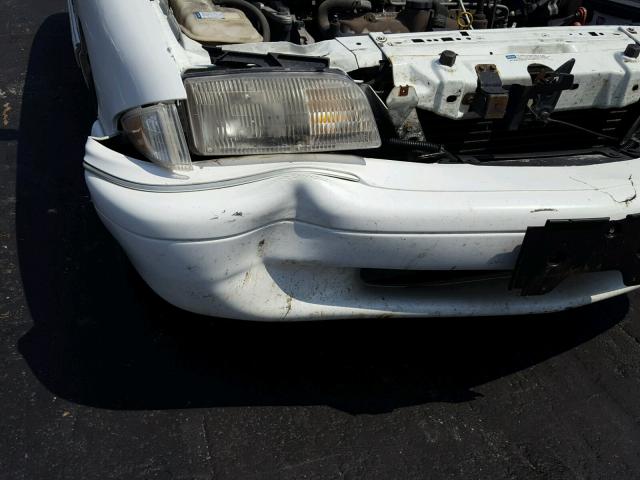 1G4NJ52M4WC408679 - 1998 BUICK SKYLARK CU WHITE photo 9