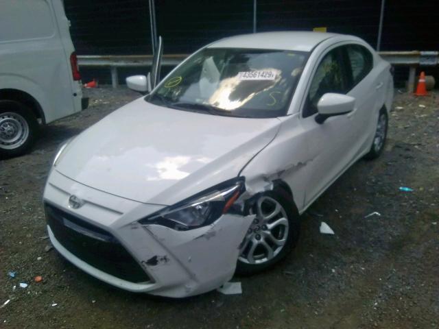 3MYDLBZVXGY136334 - 2016 TOYOTA SCION IA WHITE photo 2