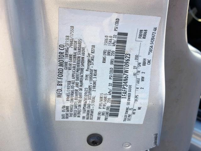 1FAFP34N67W109623 - 2007 FORD FOCUS ZX4 SILVER photo 10