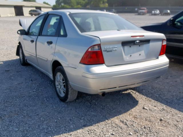 1FAFP34N67W109623 - 2007 FORD FOCUS ZX4 SILVER photo 3