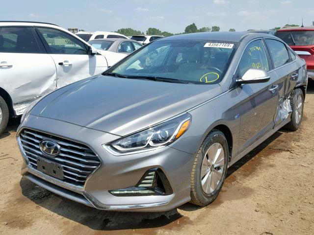 KMHE24L35JA078780 - 2018 HYUNDAI SONATA HYB GRAY photo 2