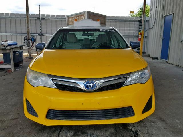 4T1BD1FK0CU025940 - 2012 TOYOTA CAMRY HYBR TWO TONE photo 9