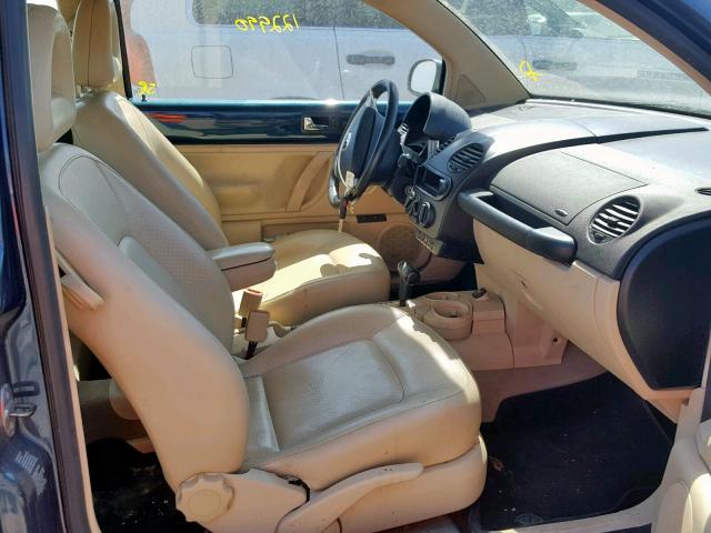 3VWCD21C02M429108 - 2002 VOLKSWAGEN NEW BEETLE BLACK photo 5