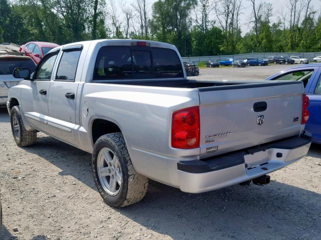 1D7HW48J57S144217 - 2007 DODGE DAKOTA QUA SILVER photo 3