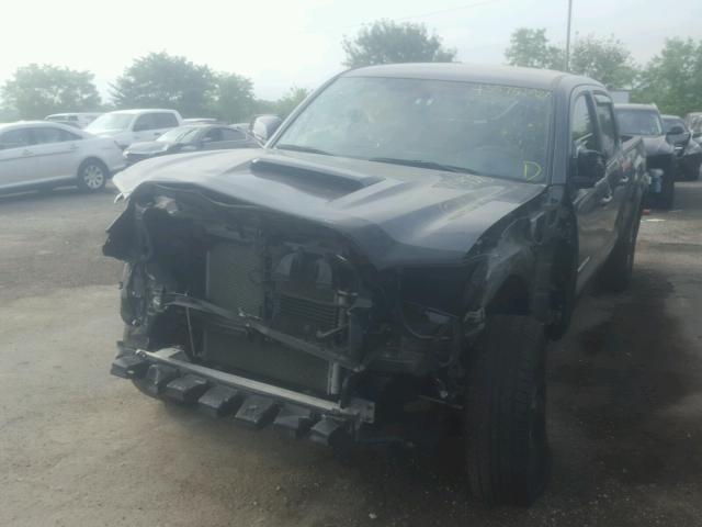 3TMDZ5BNXHM029334 - 2017 TOYOTA TACOMA DOU GRAY photo 2
