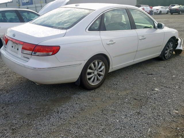 KMHFC46F67A217024 - 2007 HYUNDAI AZERA SE WHITE photo 4