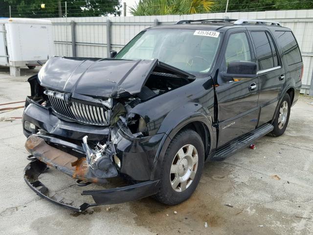 5LMFU28565LJ21589 - 2005 LINCOLN NAVIGATOR BLACK photo 2