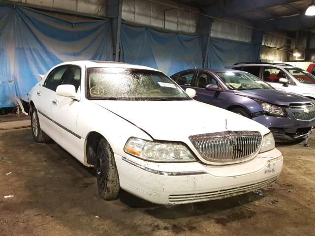 1LNHM82W43Y647526 - 2003 LINCOLN TOWN CAR S WHITE photo 1