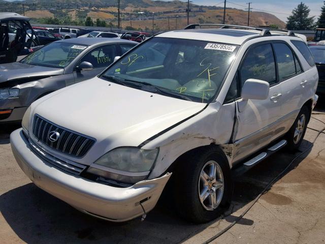 JTJHF10U010192335 - 2001 LEXUS RX 300 WHITE photo 2