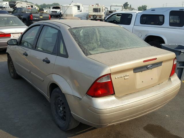 1FAFP34N06W110586 - 2006 FORD FOCUS ZX4 GOLD photo 3