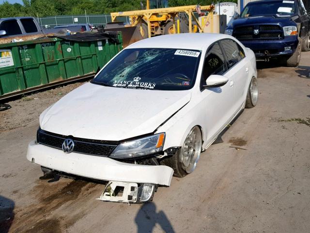 3VW5A7AJ7CM379449 - 2012 VOLKSWAGEN JETTA GLI WHITE photo 2