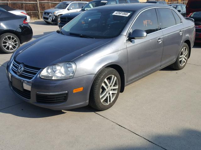 3VWDF71K16M635319 - 2006 VOLKSWAGEN JETTA 2.5L GRAY photo 2