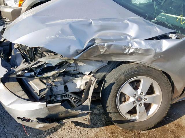 2G2WP552861193805 - 2006 PONTIAC GRAND PRIX SILVER photo 9