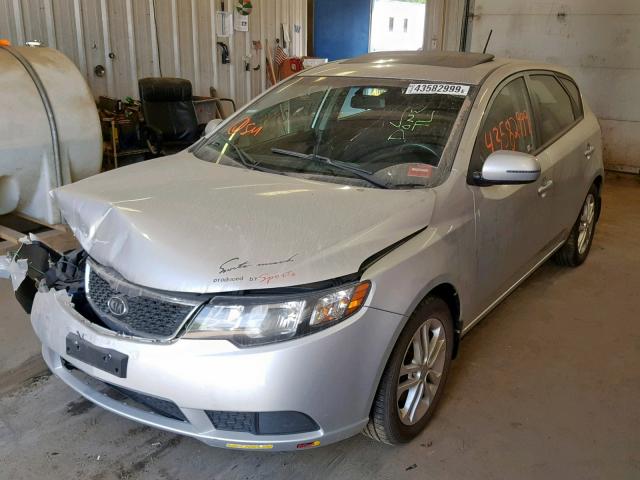 KNAFU5A23B5337390 - 2011 KIA FORTE EX SILVER photo 2