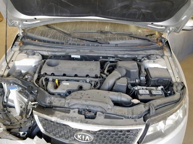 KNAFU5A23B5337390 - 2011 KIA FORTE EX SILVER photo 7