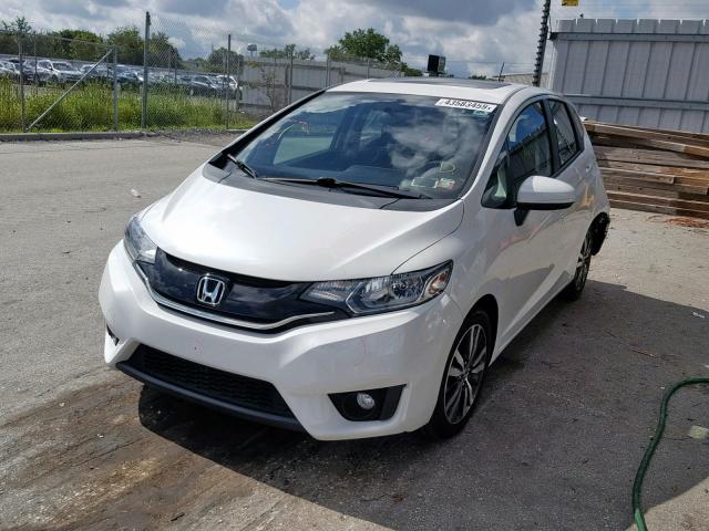 3HGGK5H85FM760433 - 2015 HONDA FIT EX WHITE photo 2