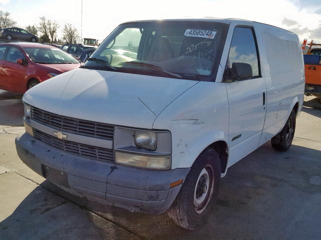 1GCDM19W9TB147770 - 1996 CHEVROLET ASTRO WHITE photo 2