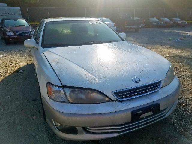 JT8BF28G215104349 - 2001 LEXUS ES 300 WHITE photo 9