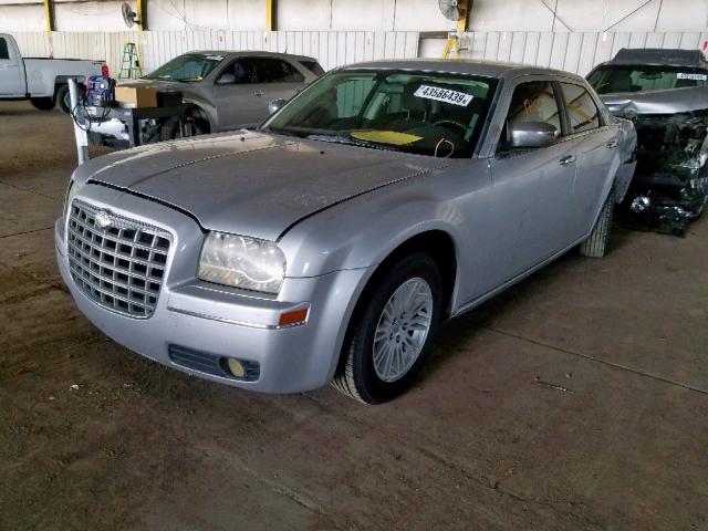 2C3CA1CV6AH328533 - 2010 CHRYSLER 300 TOURIN SILVER photo 2