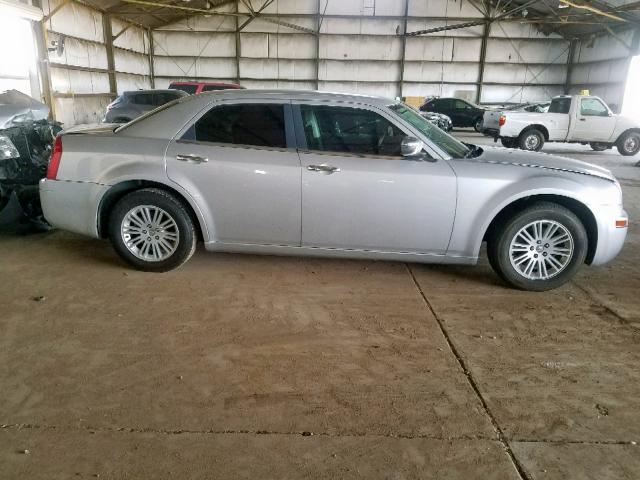 2C3CA1CV6AH328533 - 2010 CHRYSLER 300 TOURIN SILVER photo 9